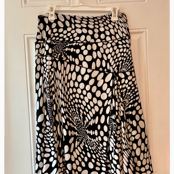 NWT, Geometic Asymmetrical Skirt, Black/White, XL - Picture 4 of 7